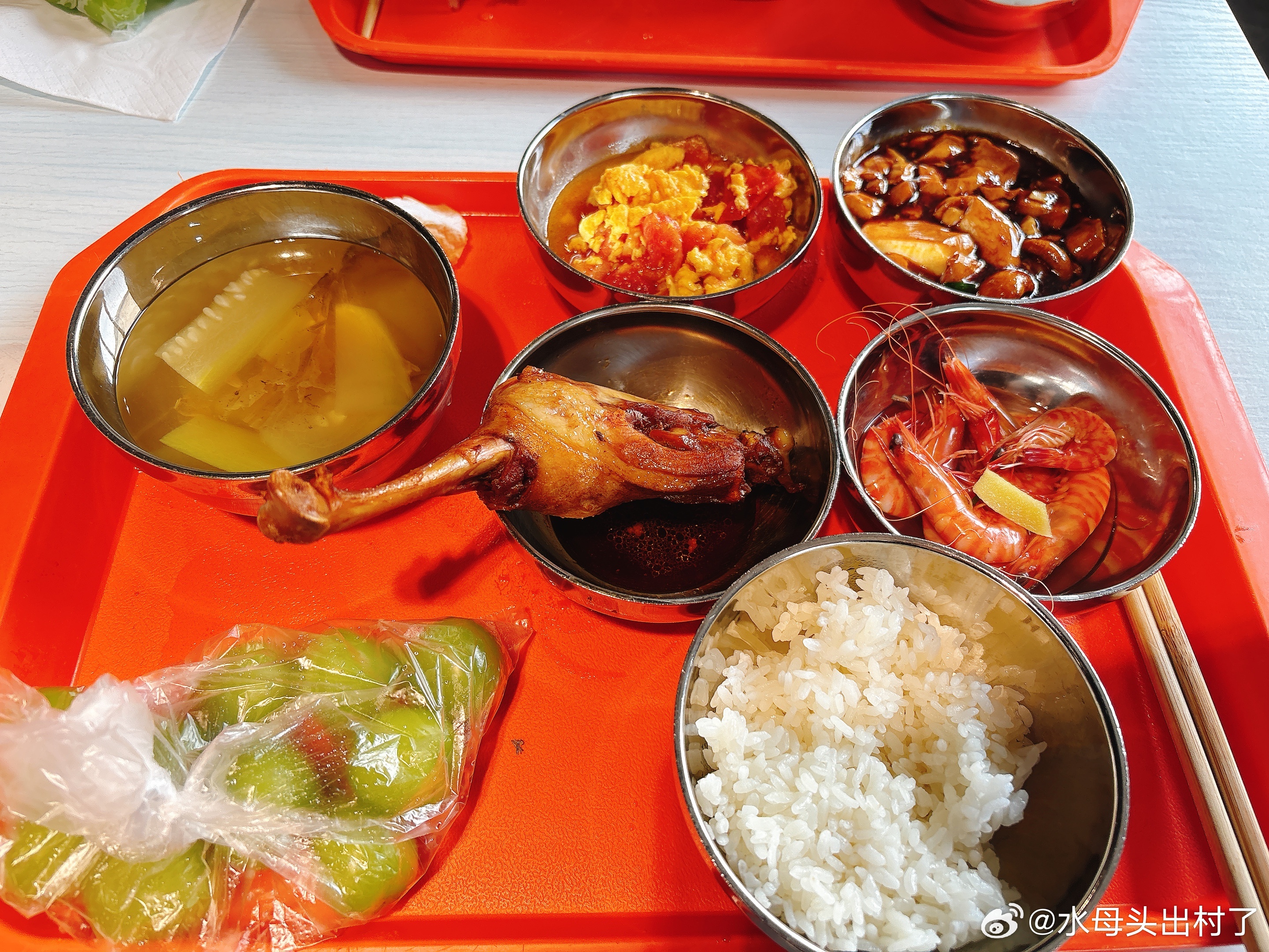 吃饭吃饭 