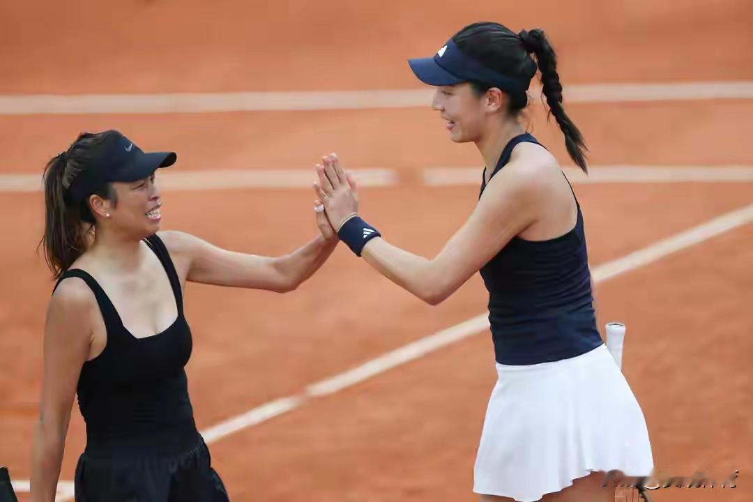 王欣瑜晋级罗马公开赛女双16强


王欣瑜刚一离开郑赛赛，与谢淑薇搭档，就战胜了