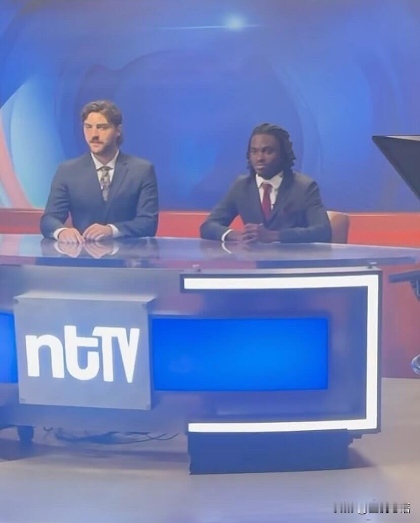 现实版NPC！他每天解锁新职业太酷了

最近刷到个超火的大哥，直接惊掉下巴！
昨