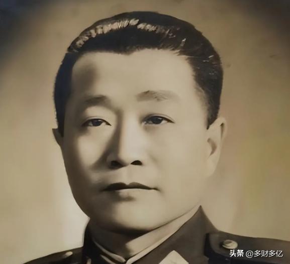 1951功德林深夜五声枪响！杜聿明缩床发抖，终于懂我党宽大从不是无底线
 
19