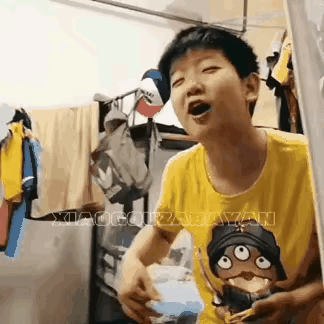 第一次见莎莎唱歌呢，简直要萌翻我了！
原来莎莎不光球打得好，歌也唱得是有模有样，