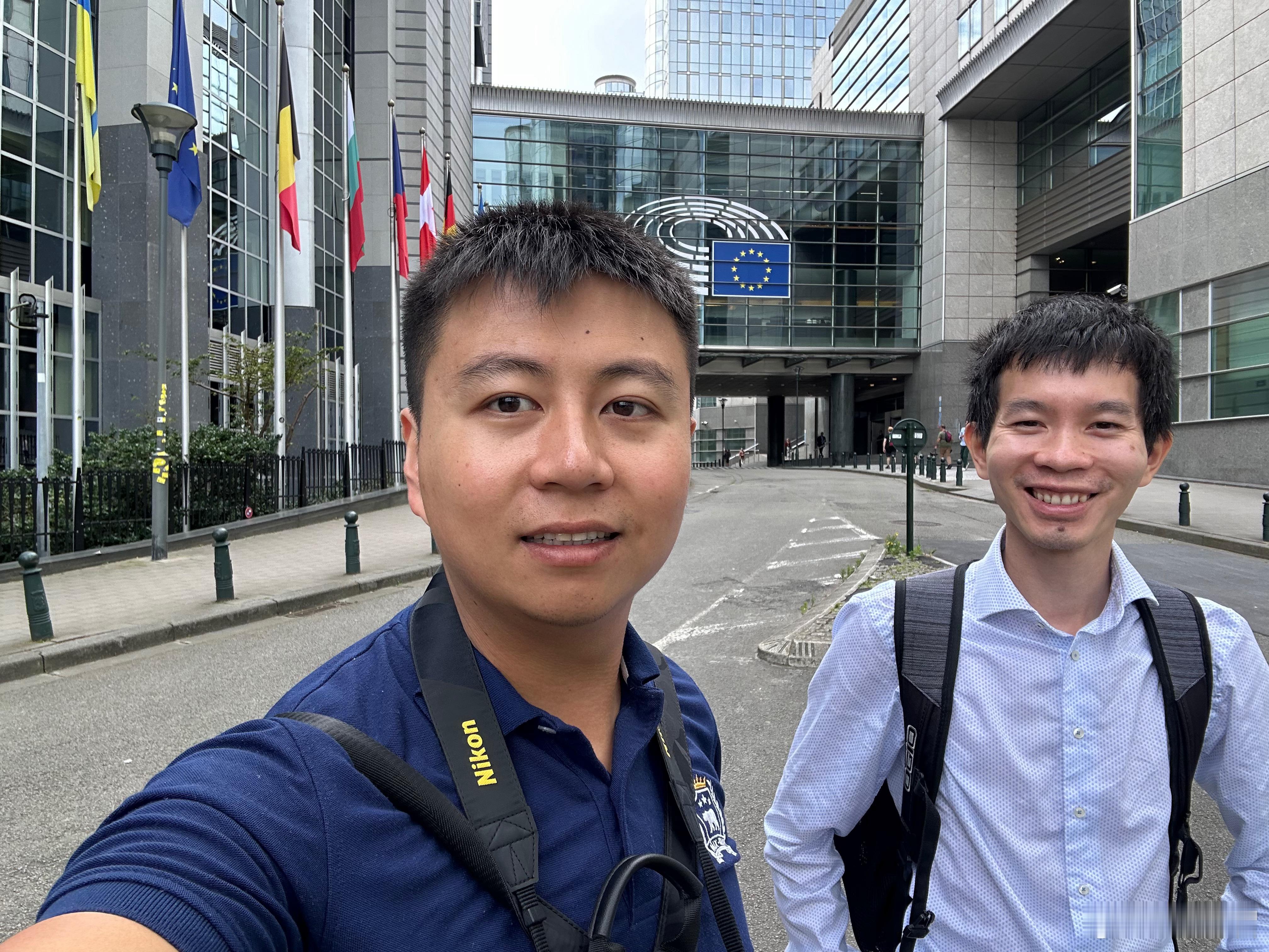 【建哥专门从荷兰来看我】周四我见到了荷兰的中国人建哥。之后称呼他小马，他是广西人