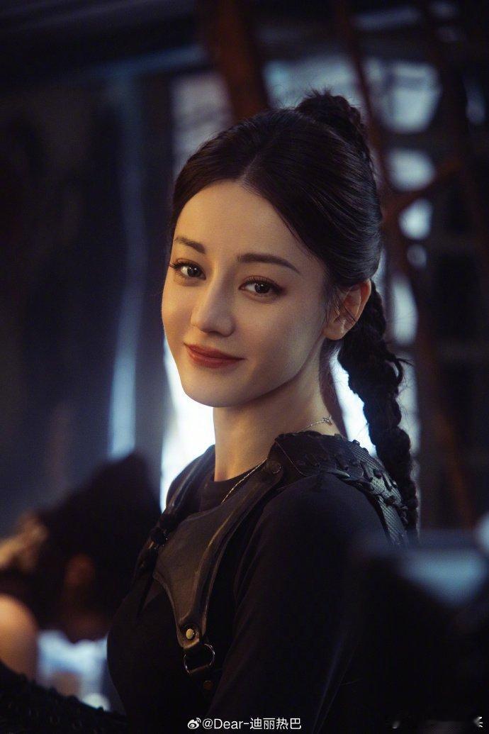 墓地约会也就算了，聂九罗和贺思慕还互相怼，这画风又诡异又好笑 