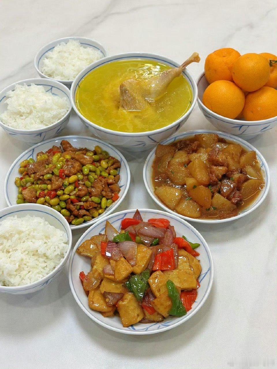 馋师 早上好呀，又是炎热的一天，大家注意防暑降温，记得好好吃早饭呀 