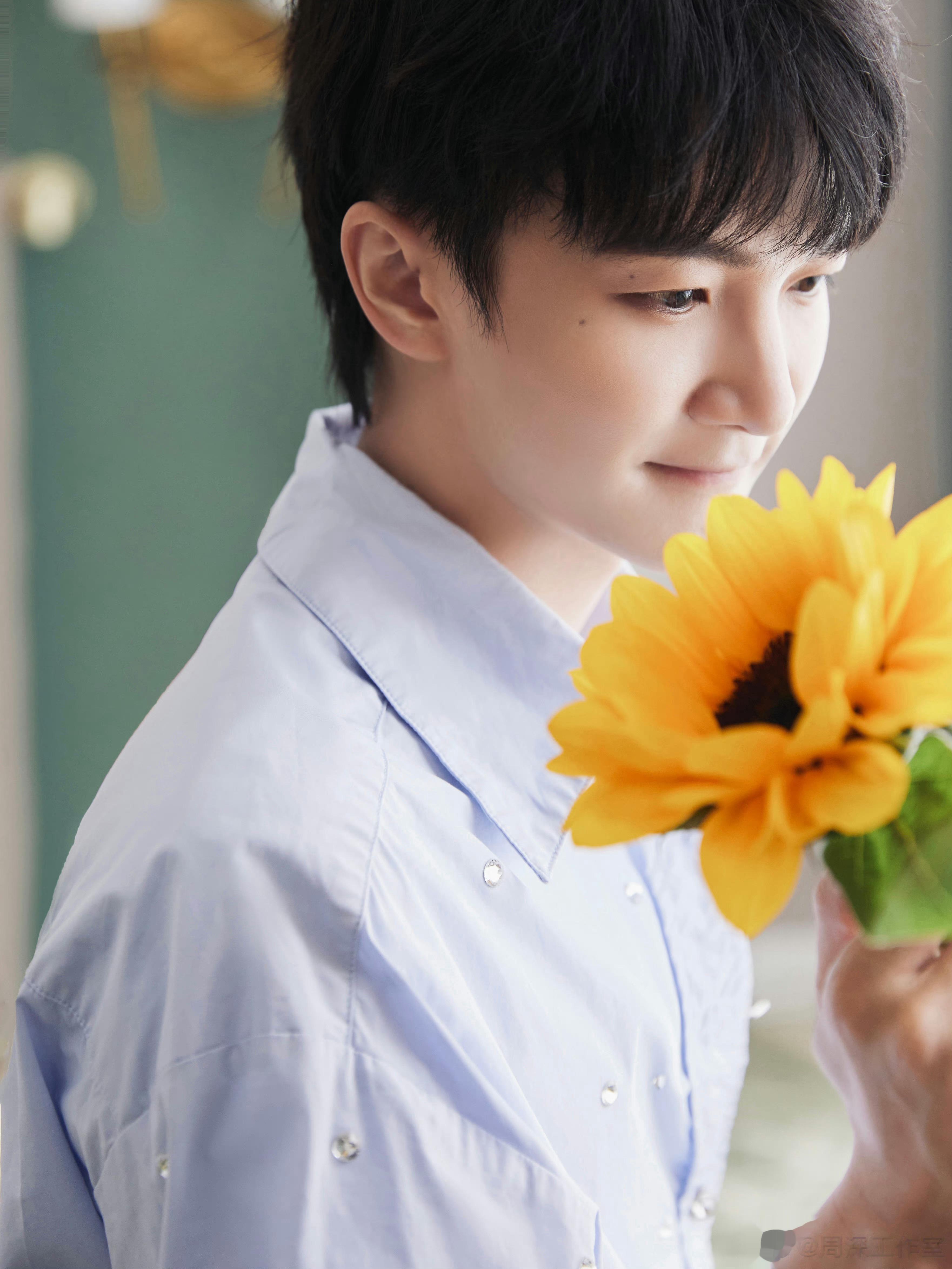 #周深[超话]# [照相机]#周深成都舞台祝毕业生璀璨未来# [2023.06.