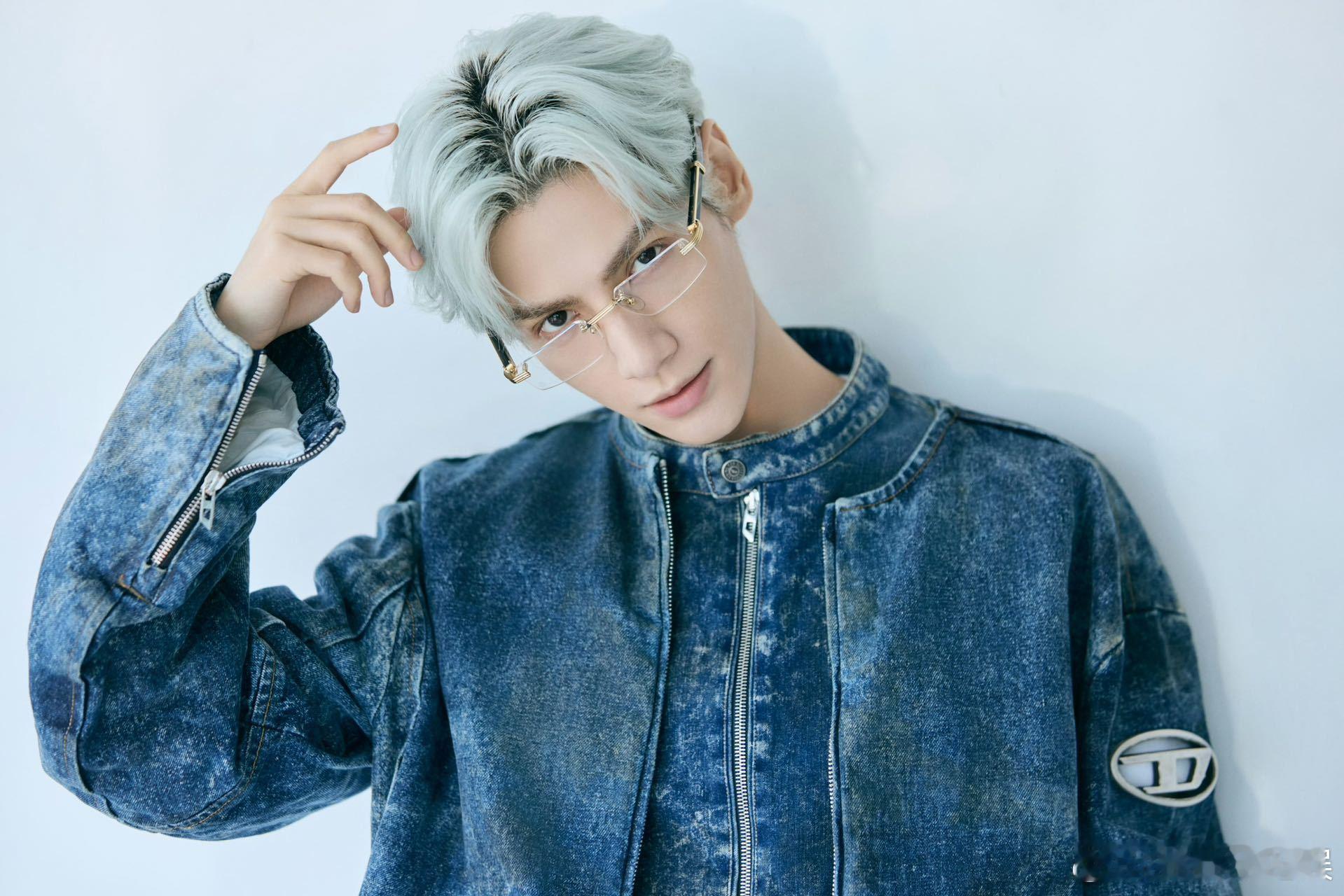 #罗云熙真的听劝#罗云熙和金丝眼镜适配度太高了，建议给江心白也配一个，脸盲肯定就