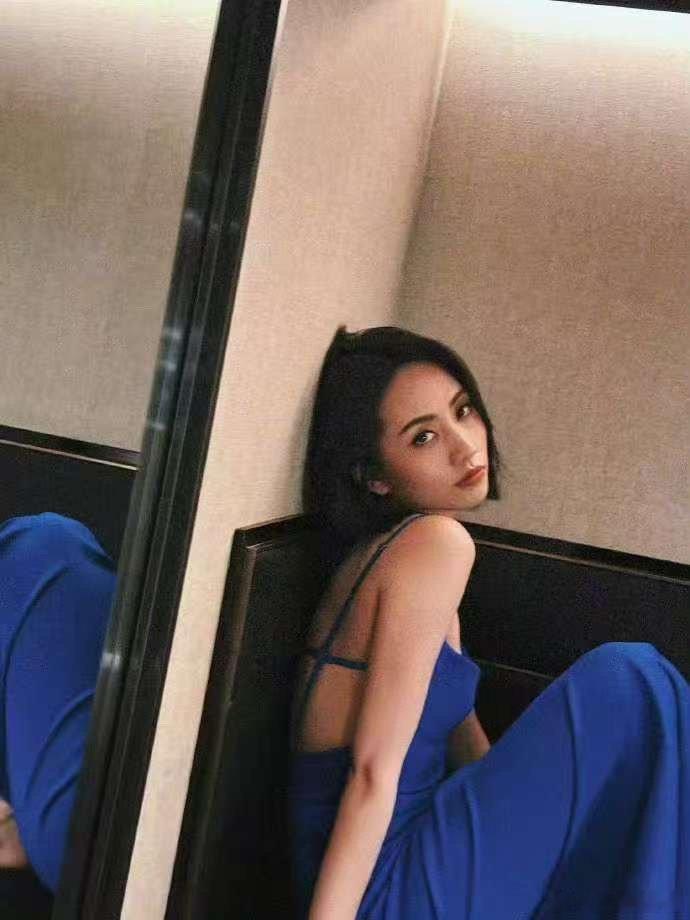 刘惜君去看林忆莲演唱会了草蜢刘惜君都来看林忆莲了 乐坛前辈与中坚力量的温馨聚会！