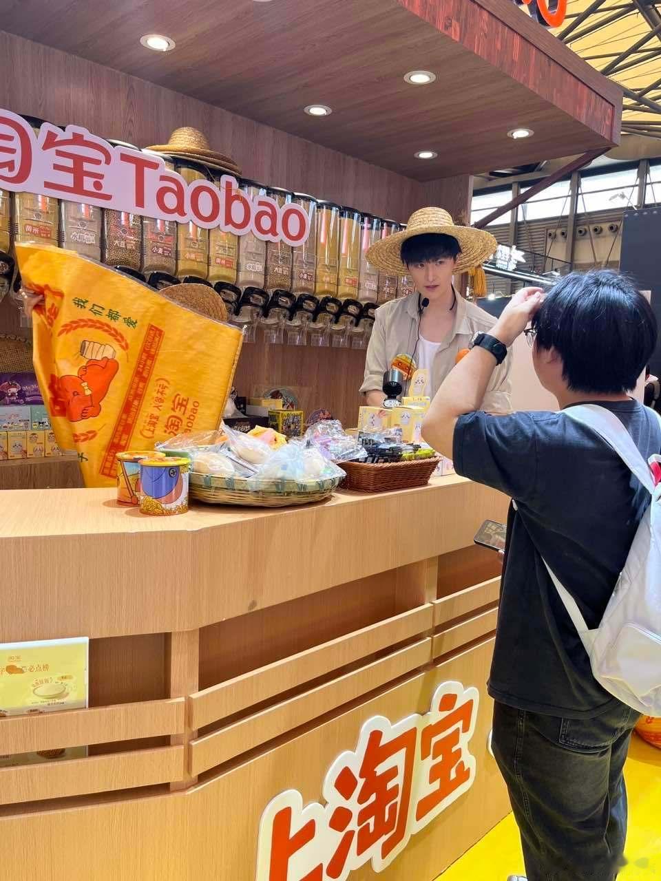 上淘宝入谷不亏听说CJ有谷子吃，我这个大馋丫头立马就冲了！真的没白来，真五谷香迷