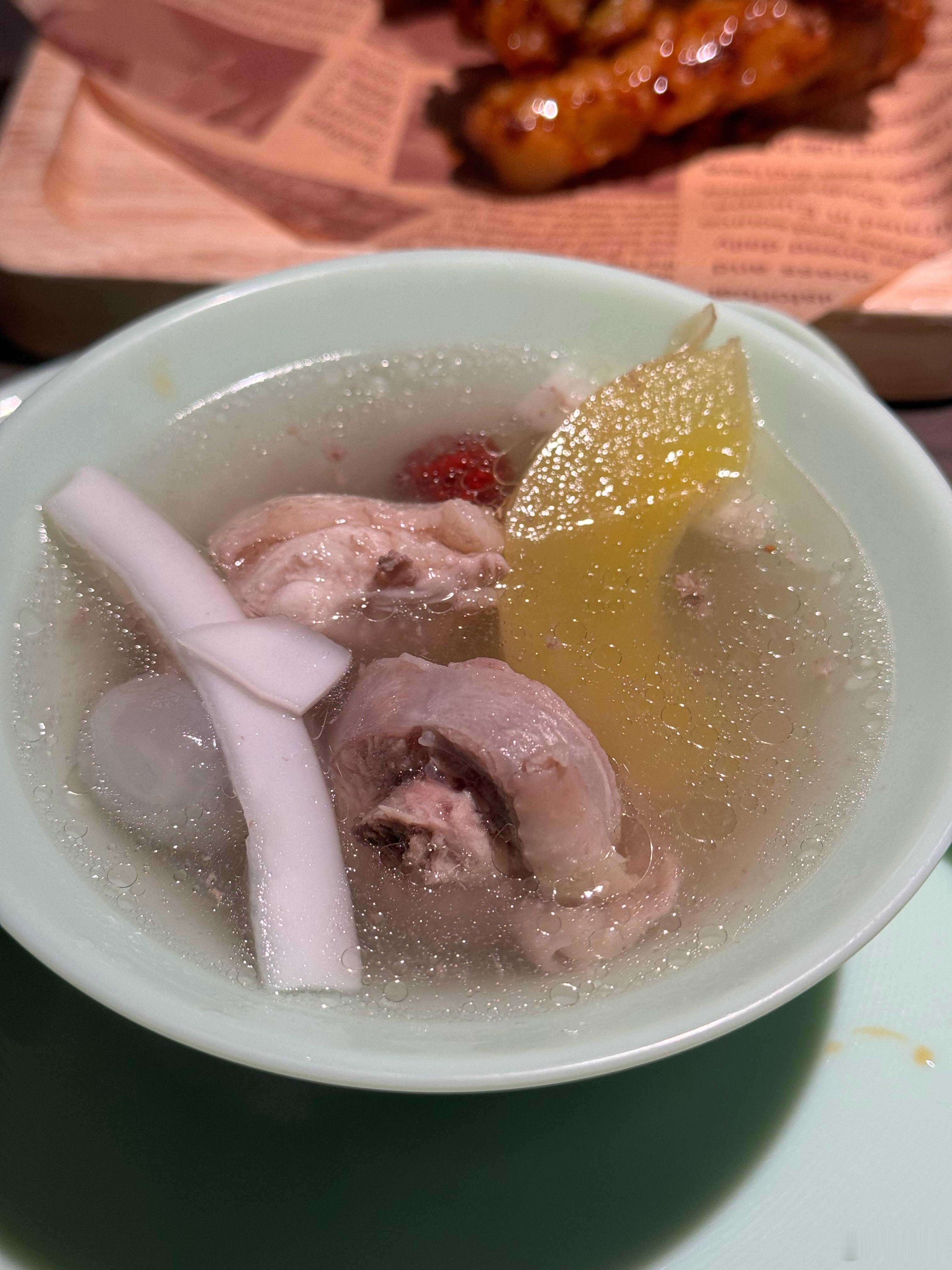 深圳特产椰子鸡果然出了深圳，都没那么好吃[捂嘴哭] ​​​