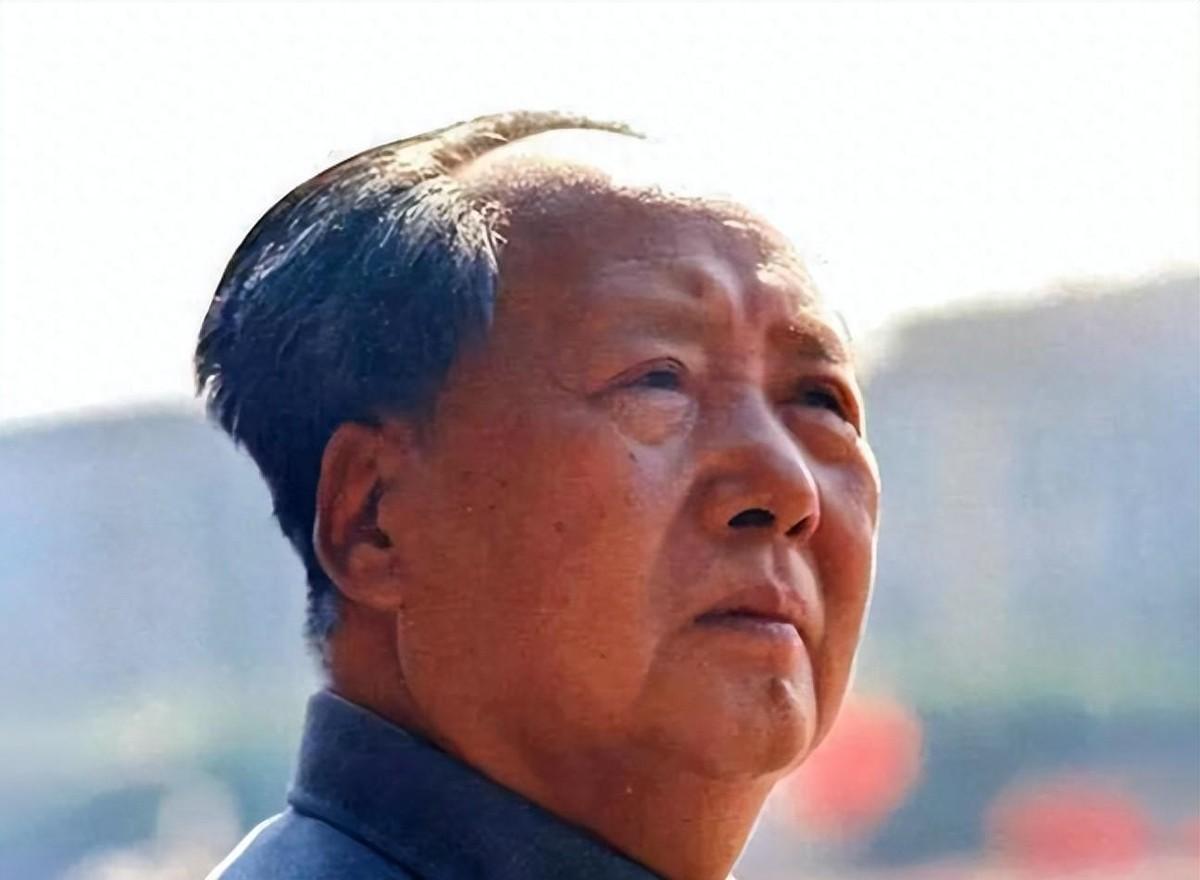 毛主席七十岁生日时，侄女毛远志前来祝寿，主席见面后问她为何一直没来看自己？
19
