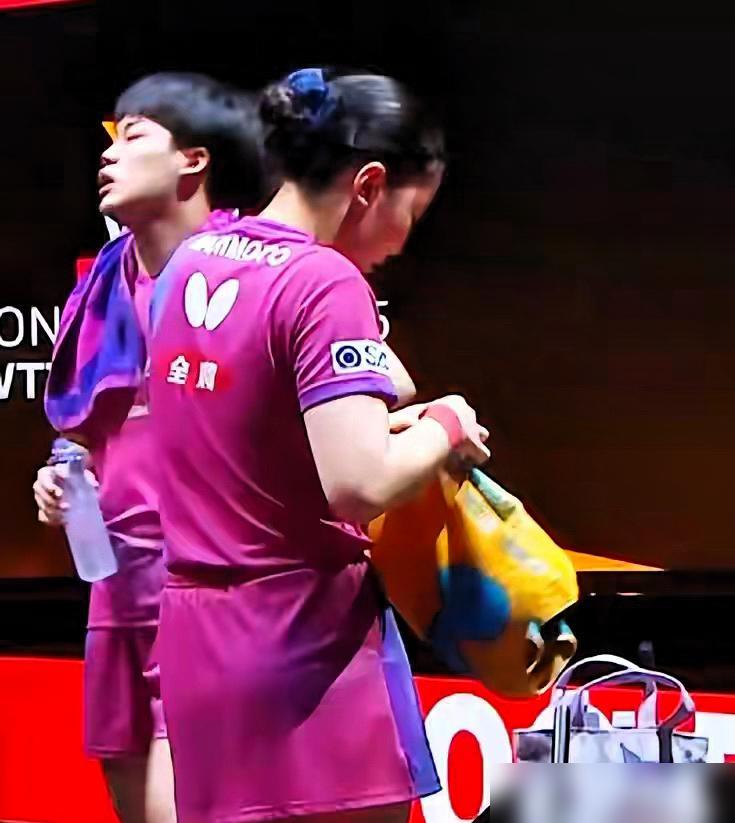 完了又“挥空”了

昨天哭了今天就得怒了，

因为混双0:3输了韩国。

大概意