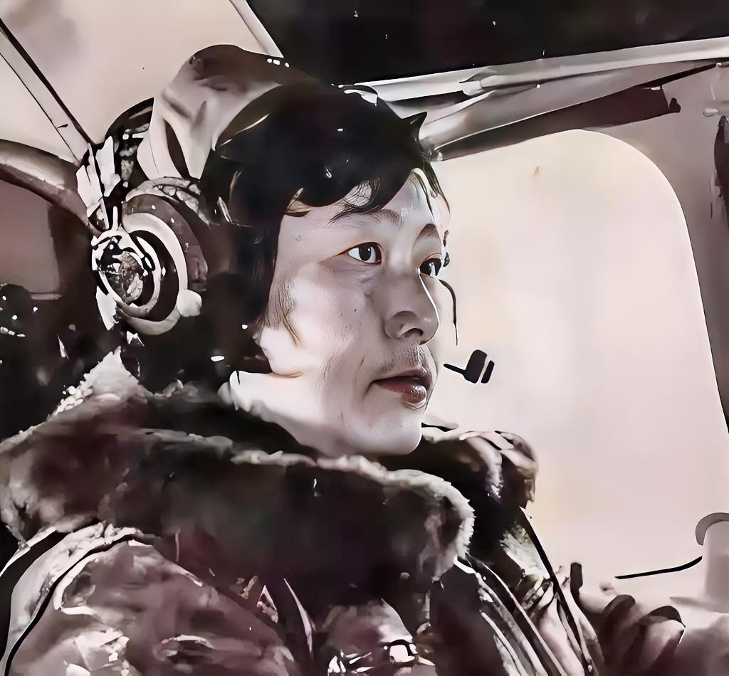 1982年，一女飞行员驾驶运输机从张家口机场起飞，当飞机爬到700米高空时，一架