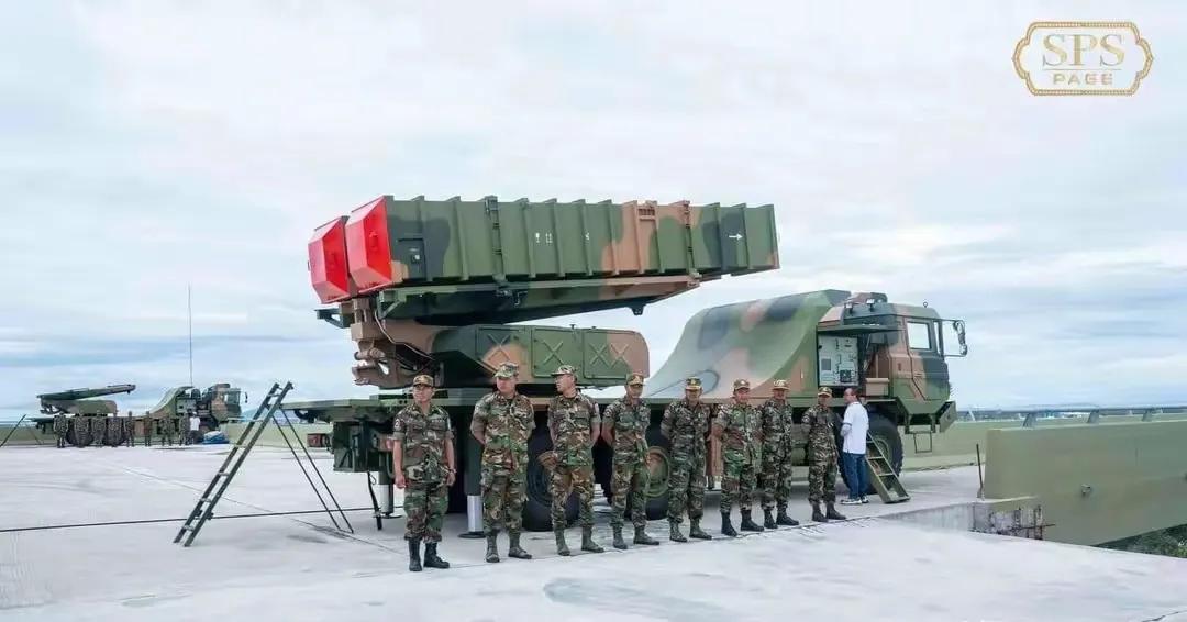 突防红旗-12防空网，泰国F16和鹰狮开炸，中国制远火将炮击曼谷？

泰国F-1