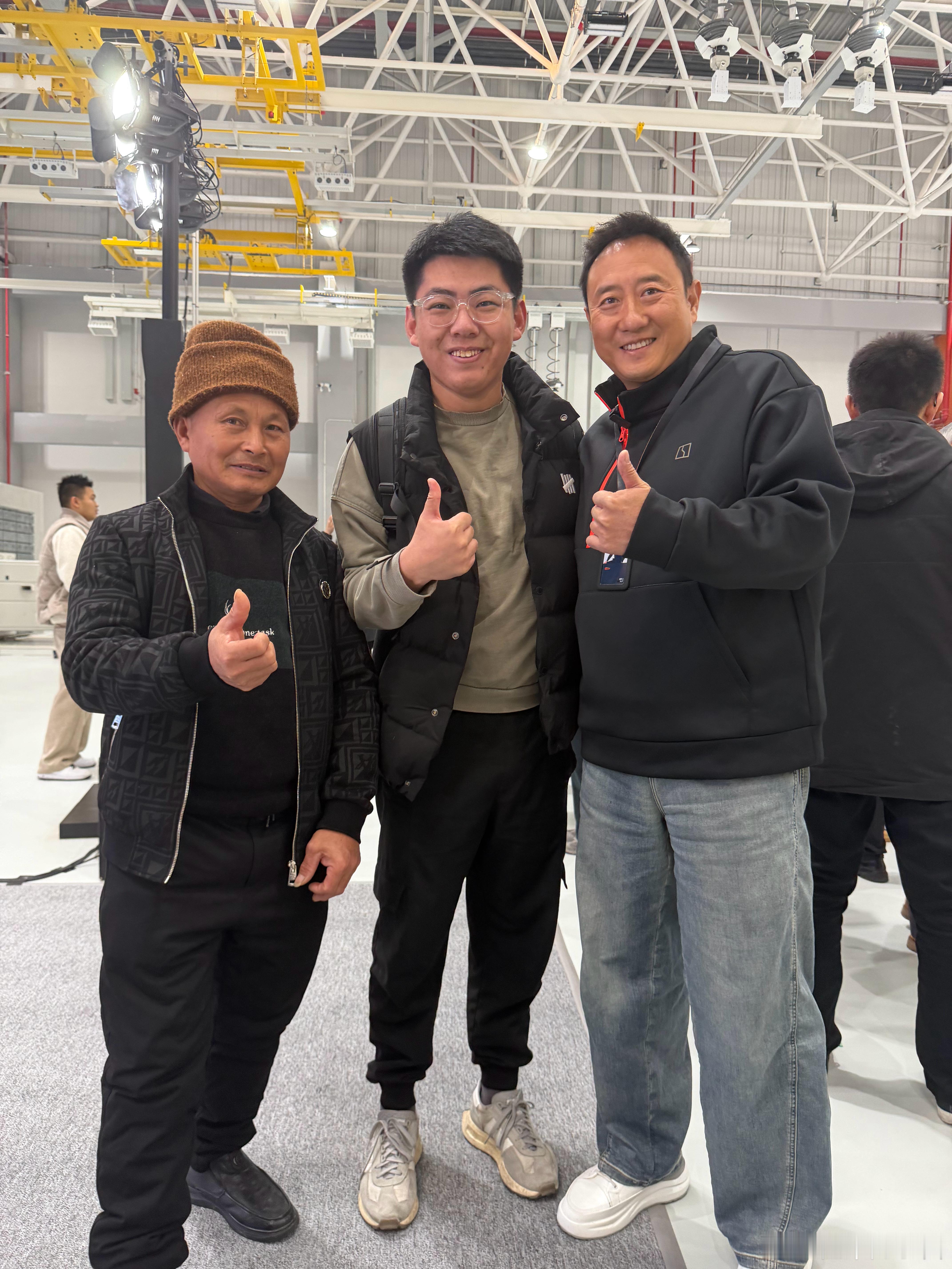 来看极氪001碰撞偶遇谭sir和二仙桥大爷听说谭sir入职极氪了极氪001极氪