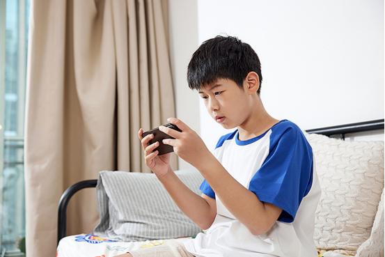 4月24日，挪威政府扔出了一颗重磅炸弹，直接震惊了全球的家长圈。他们宣布，计划立