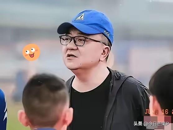 董路的小将孙臣曦，其与董路及中国足球小将团队从深度绑定到彻底反目，是青训理念分歧
