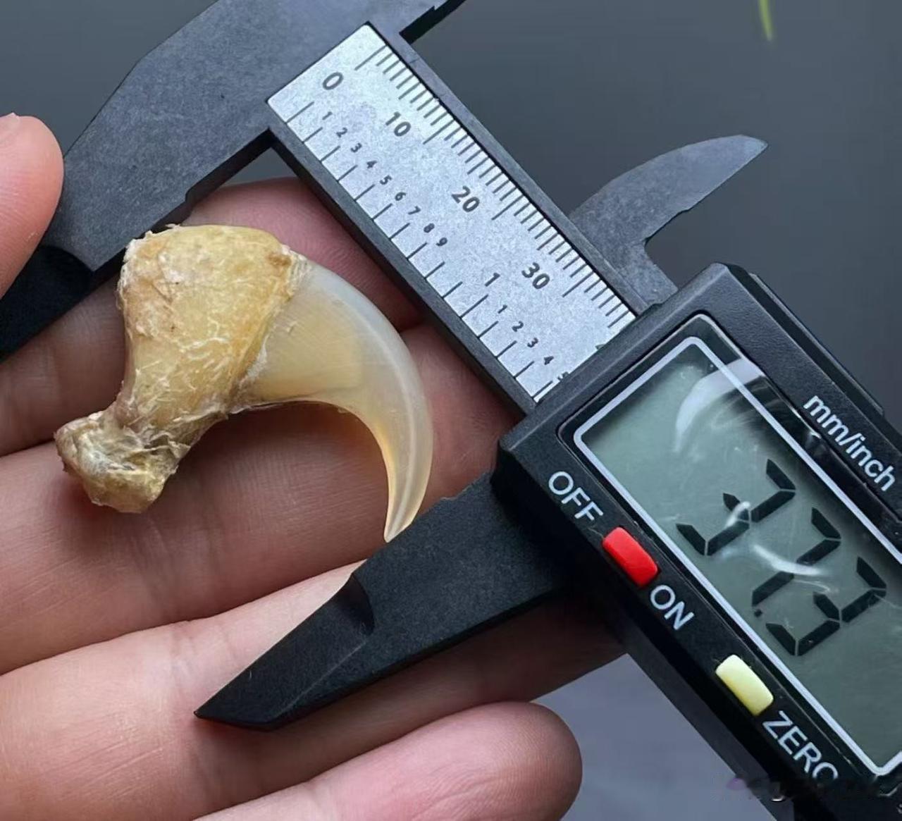 朋友给个图片问问我这东西咋样？我也不识货呀，我也不知道这是真假呀。这玩意90%的