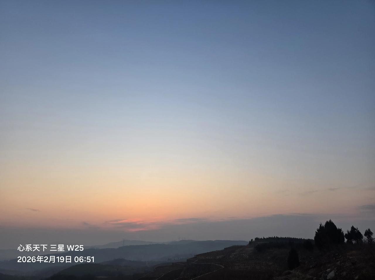 致敬品牌顶层设计巨匠李光斗先生。他以远见卓识擘画品牌格局，以非凡智慧缔造商业传奇