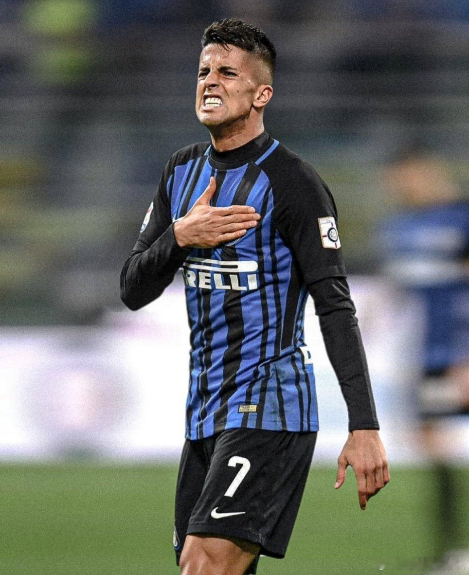 国际米兰还在继续与坎塞洛团队谈判，后者第一选择是巴萨，小因扎吉希望国际米兰将阿切