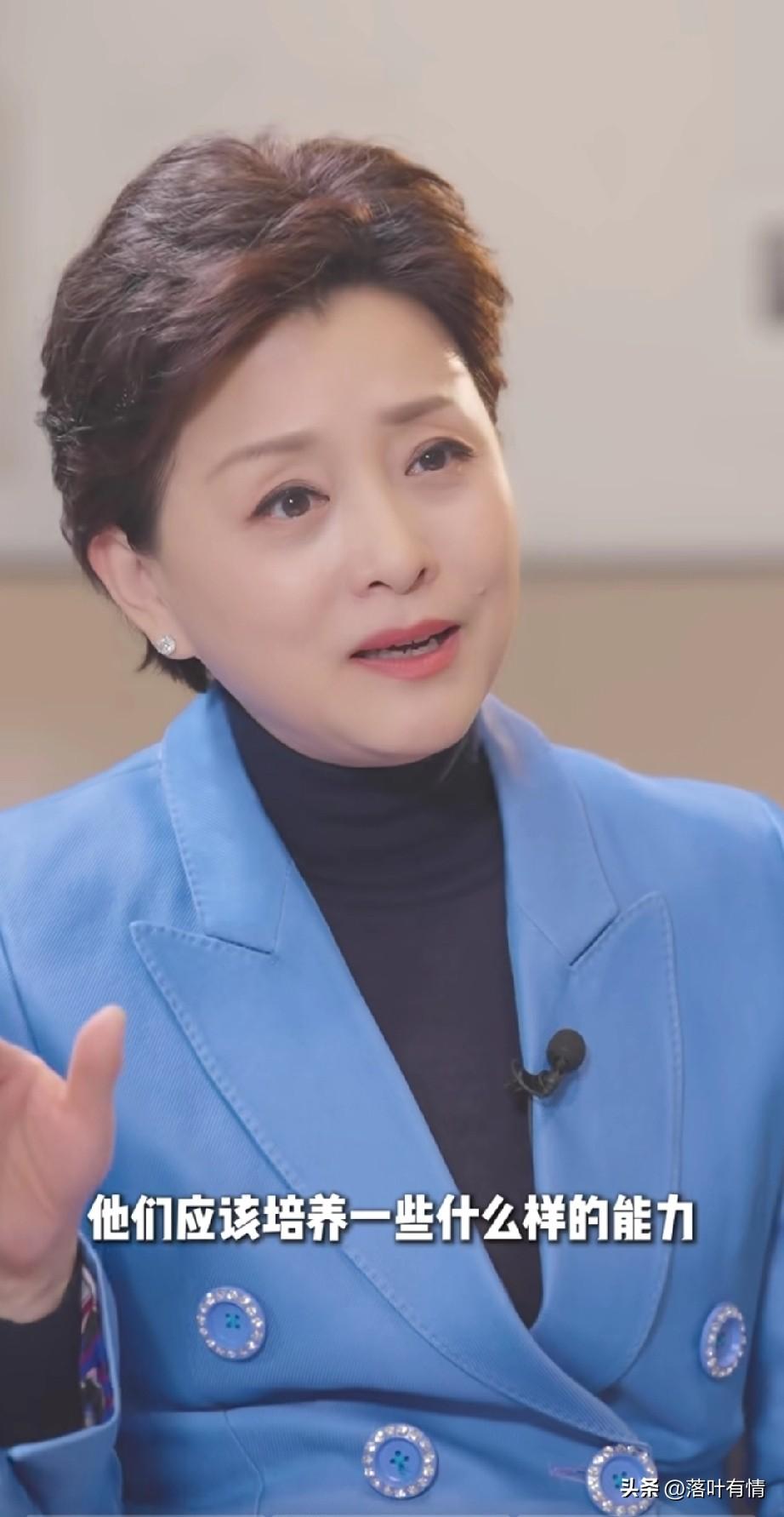 天呐，王坚大佬居然给年轻人这样的建议，那就是去做一些现在不符合规则的事，
你要年