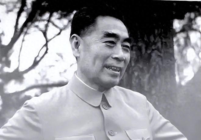 1961年廖耀湘获得特赦后刚要离开，周总理突然喊住他：上面有一项重要任务需要你负