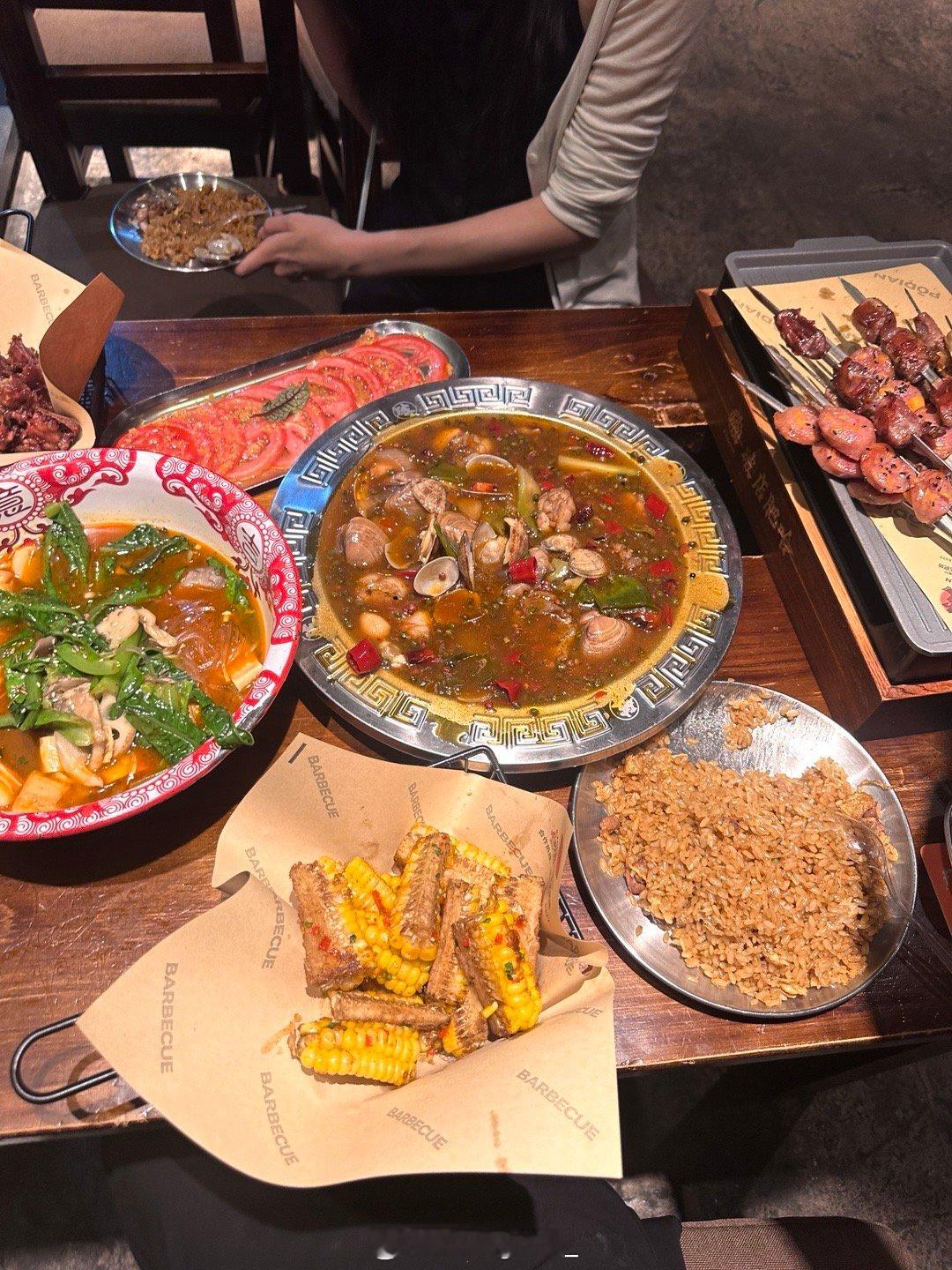 生活打不败一个大口吃饭的人[干饭人]  ​​​
