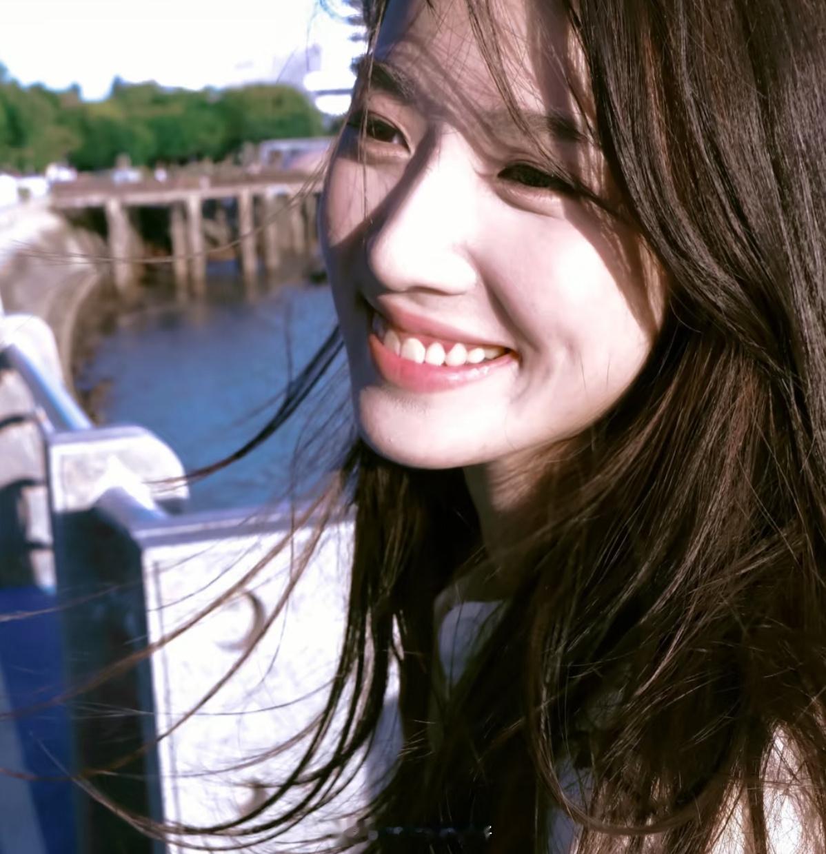 港岛来信 卢昱晓 很有生命力的美 ​​​