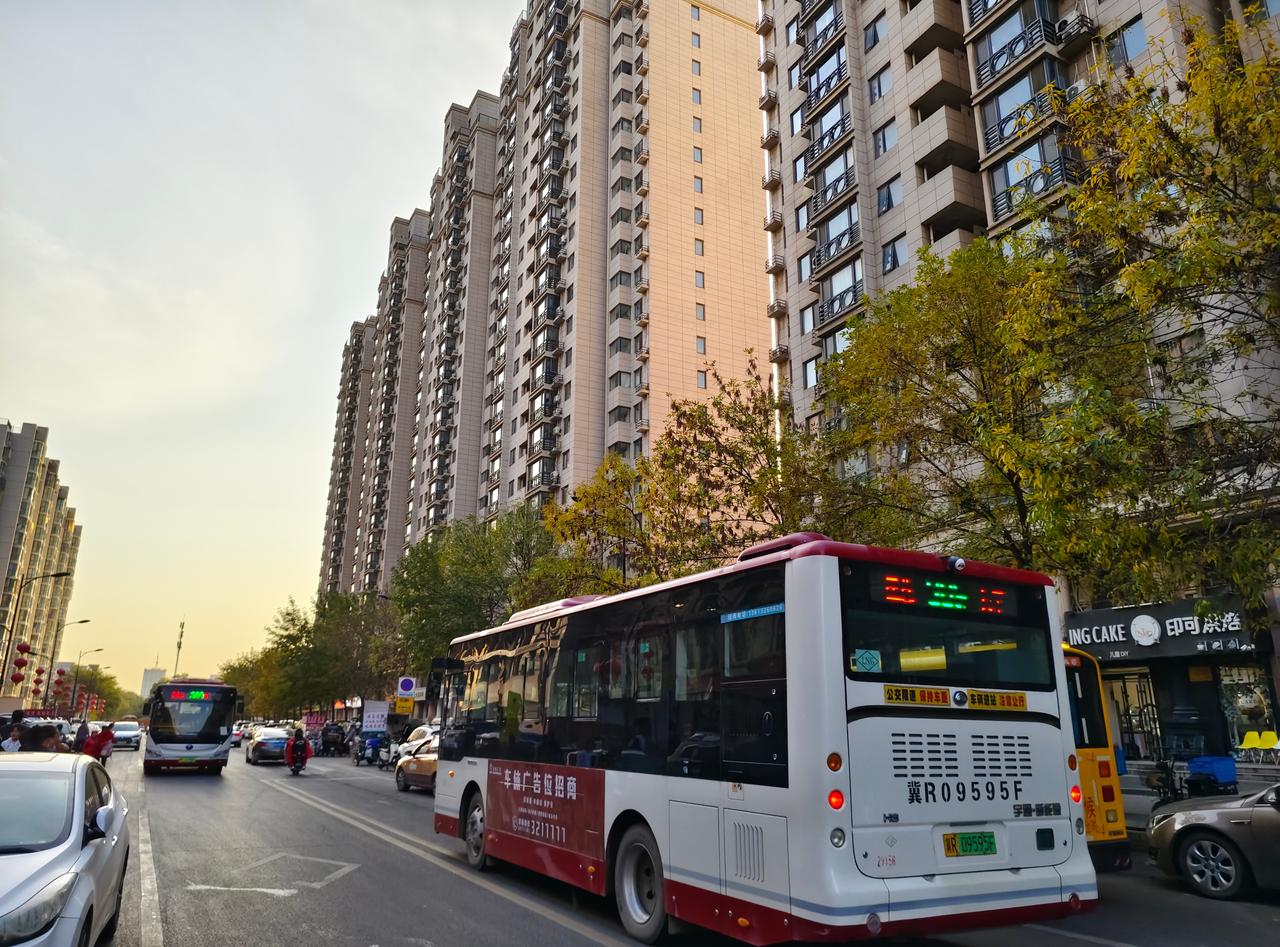 早安燕郊，早安朋友们，天冷加衣，周三好心情常伴 ​​​
爱三河爱燕郊我是家乡推介
