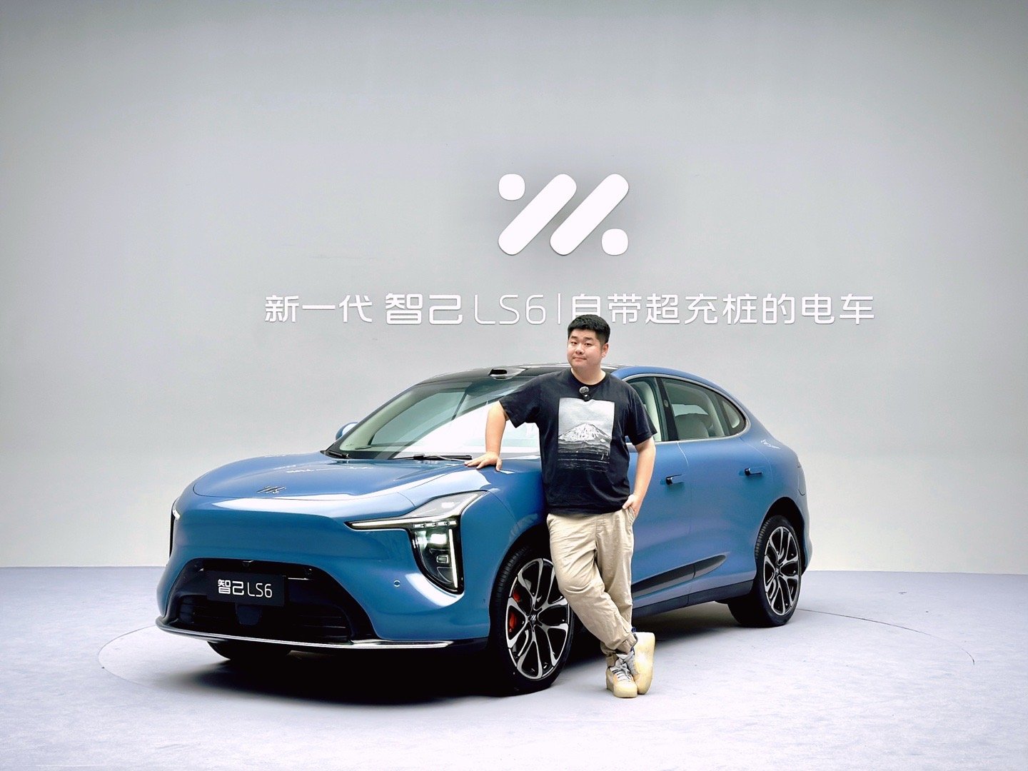 增程LS6拍完了，外观内饰改得非常成功。然后66度电池，800V，268kW充电