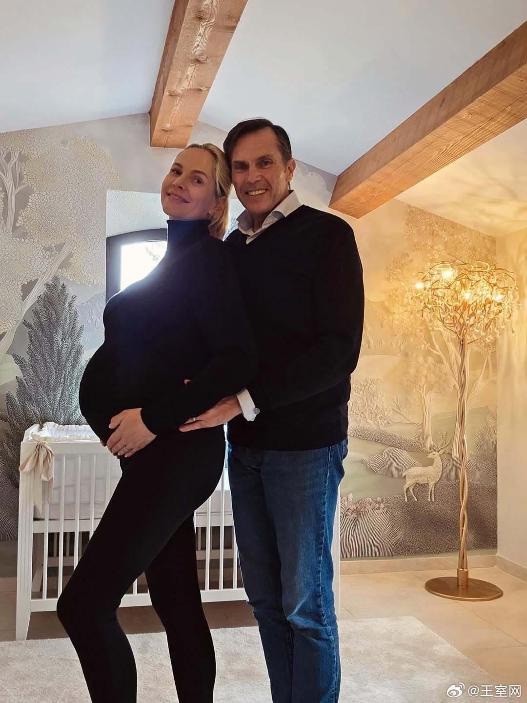 法国王室 3月15日，安茹公爵&奥尔良查尔斯·菲利普王子和二婚妻子内奥米王妃分享