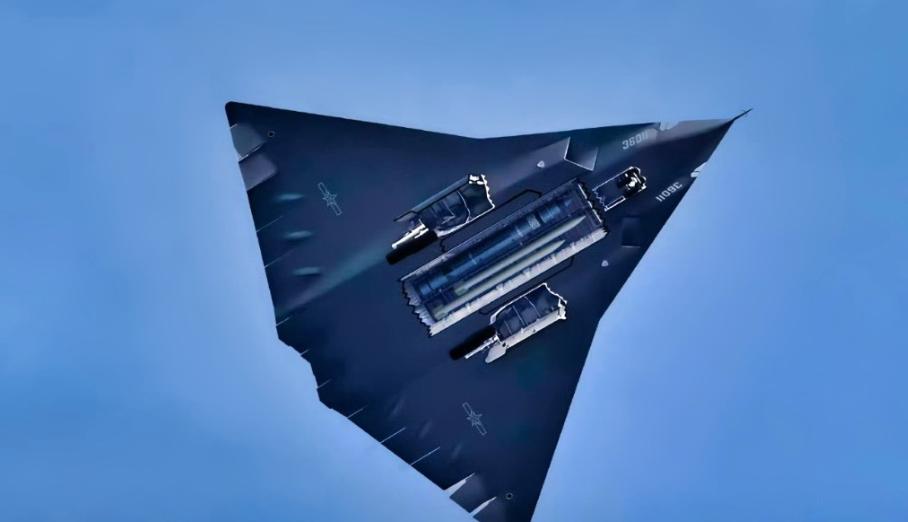 【中国六代机计划领先美国4年】

根据《军事观察》杂志的报道称，中国六代机计划领