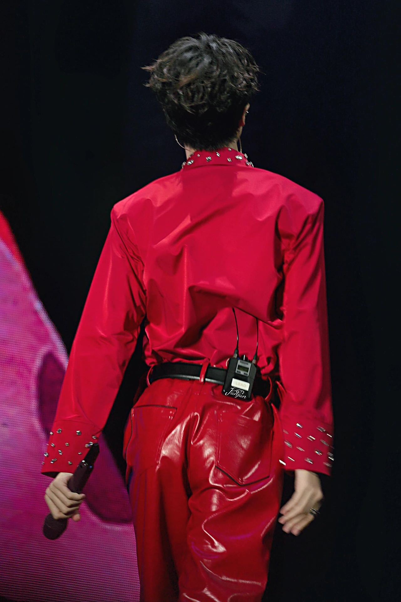 哎呦我的天 怎么这么多卡屁股缝的啊，这对吗感觉他们看到也会简直抓地欸内娱逃不掉屁