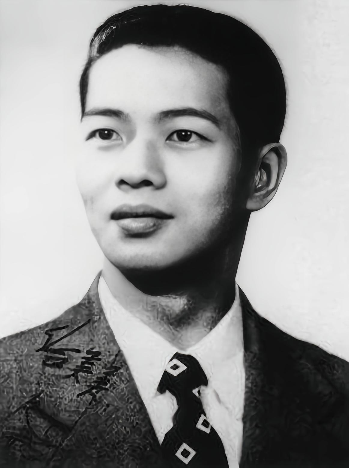 秦剑（1926年—1969年6月15日），原名陈健，又名陈子仪，笔名司马才华，出