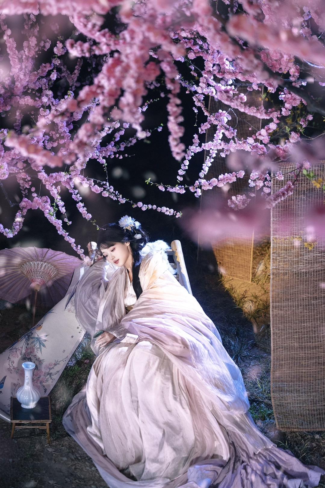 ‘ 林花谢了春红 ’