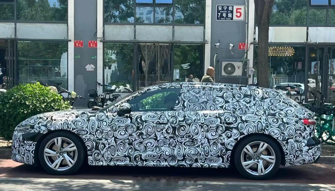 下一代奥迪A5旅行版已在国内路试。下一代奥迪名称的变化，下一代奥迪A4将会以奥迪