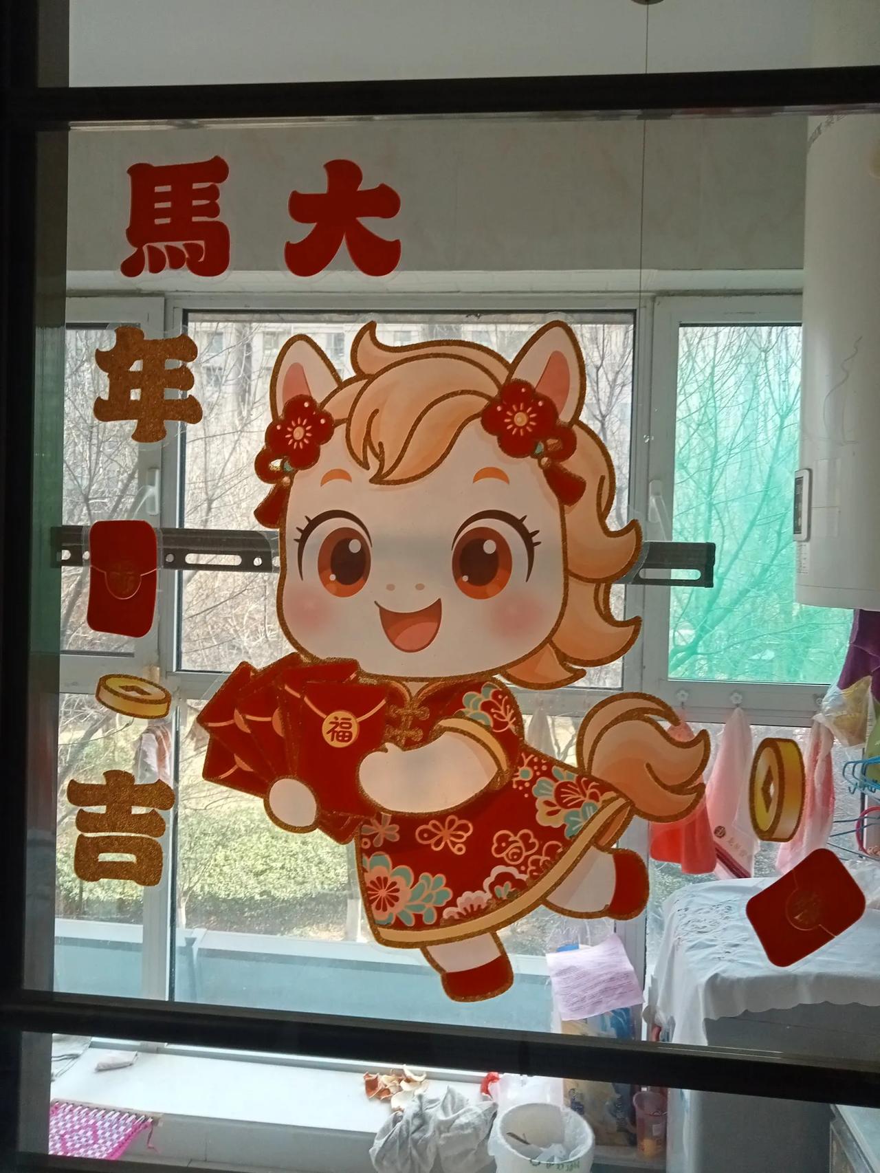 最近看到各地领导纷纷深入基层，走访慰问困难群众，提着一桶油，传递着一份关怀。首先