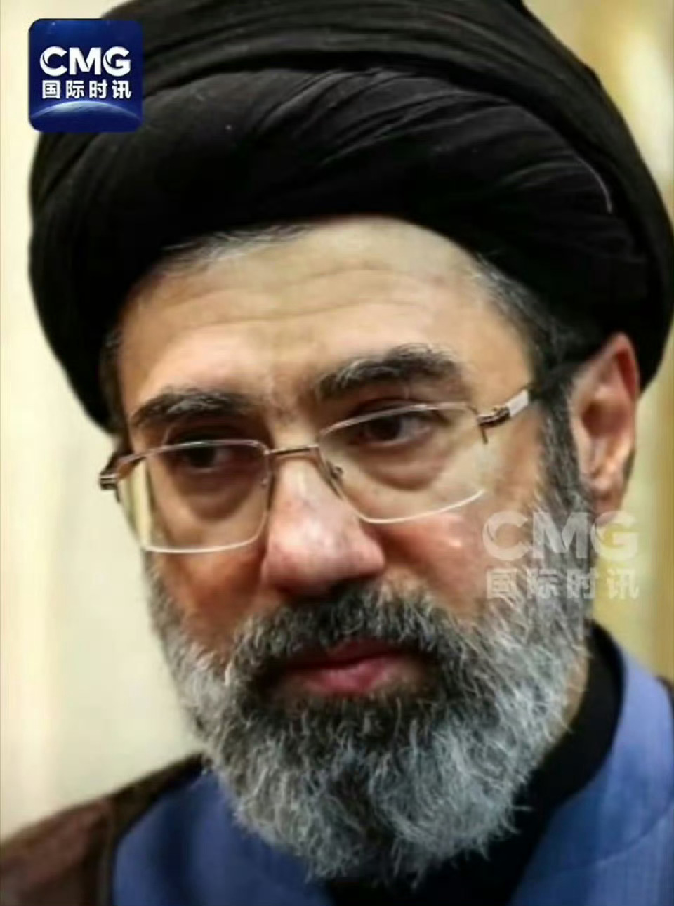 哈梅内伊之子接任最高领袖老哈梅内伊的次子穆杰塔巴·哈梅内伊接任伊朗最高领袖，他的