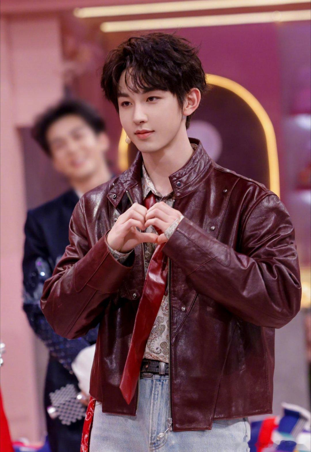 今晚20:10湖南卫视芒果TV，不见不散！你好星期六全员闹新春你好星期六