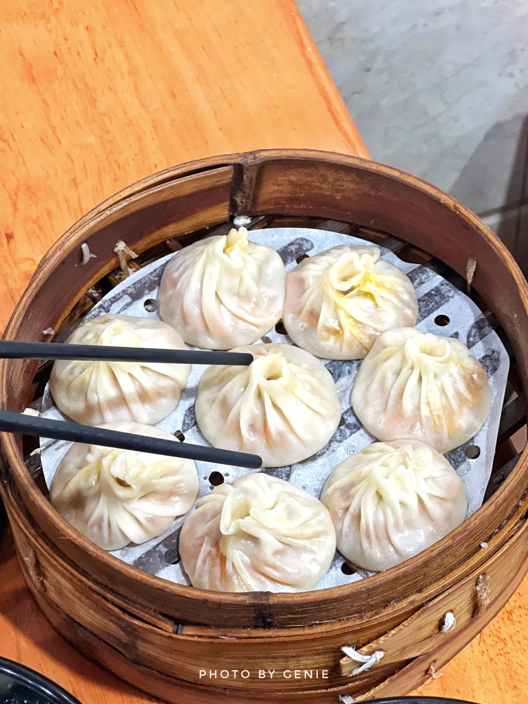 谁能解释这种排队现象？到底谁在排队[笑哭]