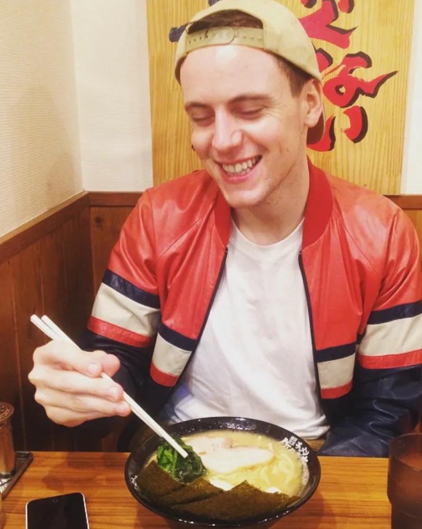 Alexander McQueen 的最新设计师！