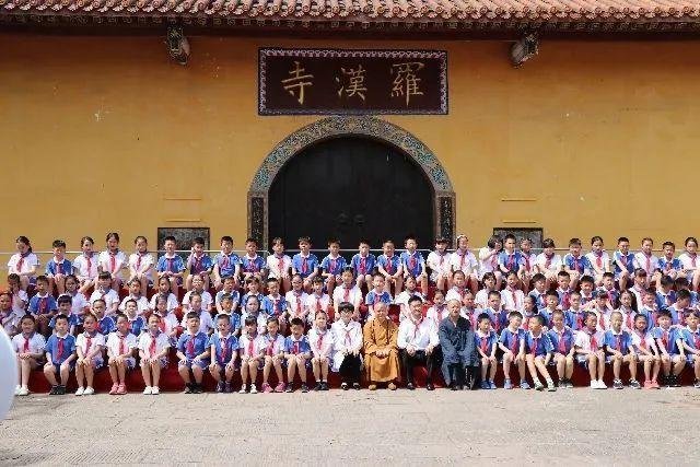 【是的，娃娃们长大啦】今天是纪念512汶川地震18周年。据新华社此前报道，200