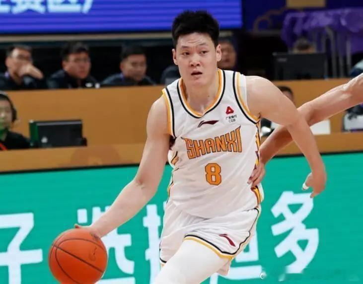 CBA休赛期迎来教练岗位变动，据业内媒体消息，潘江指导正式卸任山西男篮主教练，结