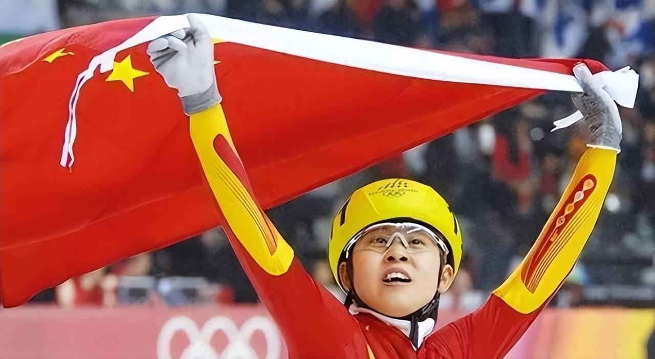 重磅信号！王濛拟破格晋升国家级教练，执掌国家速滑队主帅几成定局
 
2026米兰