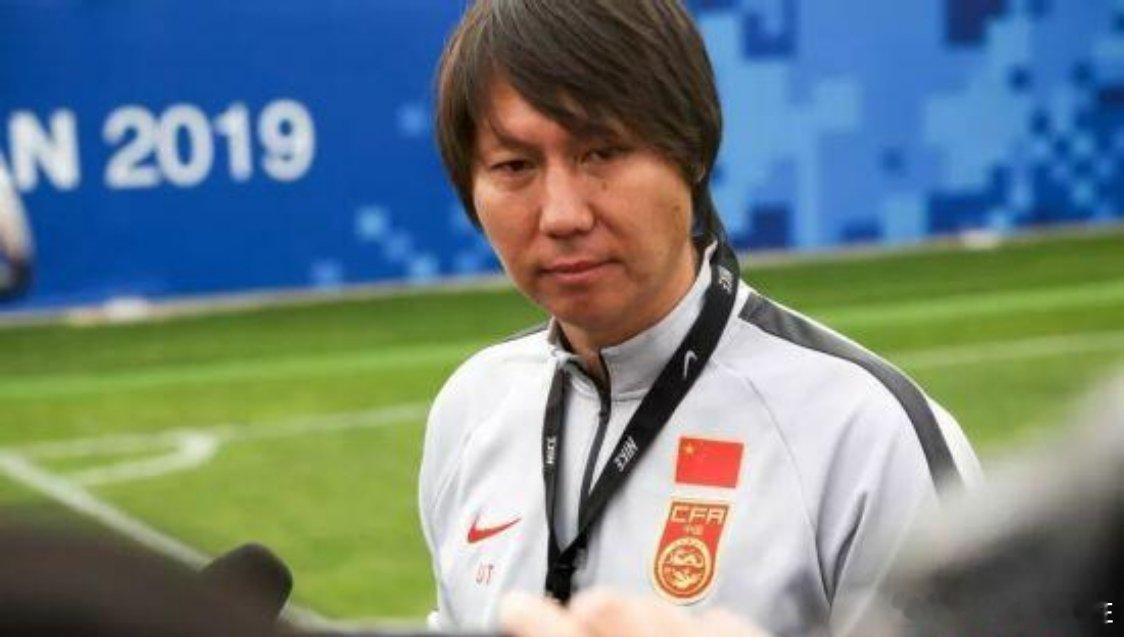 李铁被判20年  李铁还没被剪头发 能被剃头吗？想一想大连实德的徐明，也许是个谜