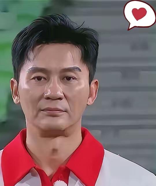 李晨。眼看快50岁了，他还在《跑男》里坚守了整整十年，像棵“常青树”，就是不见他