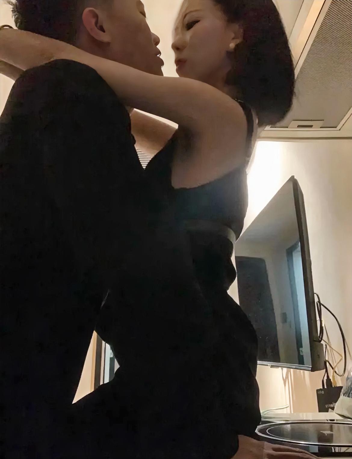 男人在外面有了别的女人，原配必须接受一个事实，就是， 你不能把他当之前的老公看了