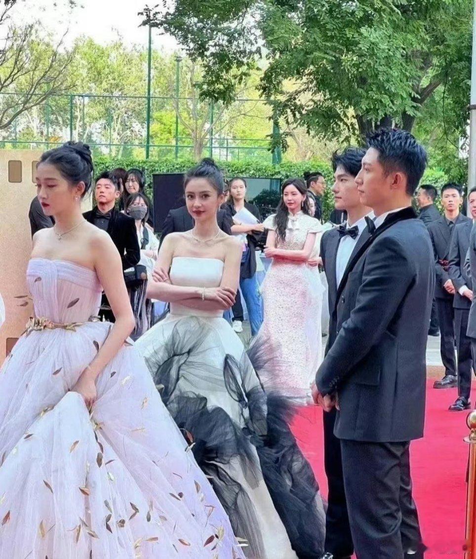 关晓彤 杨颖 各有各的美 