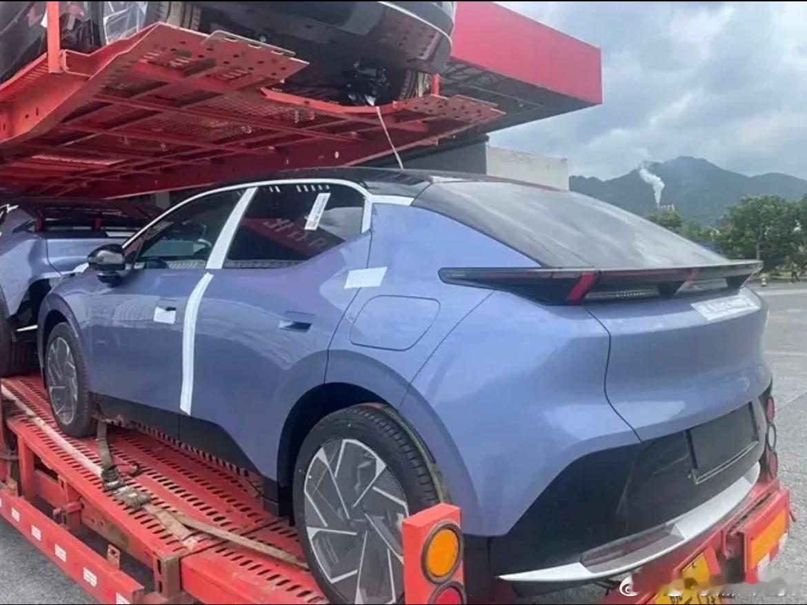 领克下一款电车，这么快就来了。THE NEXT DAY概念车的设计在SUV上，好