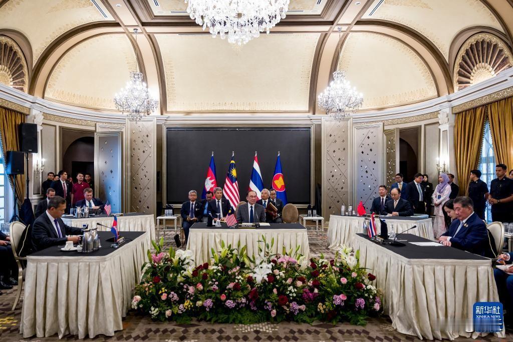 中国云南斡旋，泰柬握手言和
 
2025年底，中国在云南推动泰柬边境冲突平息，成