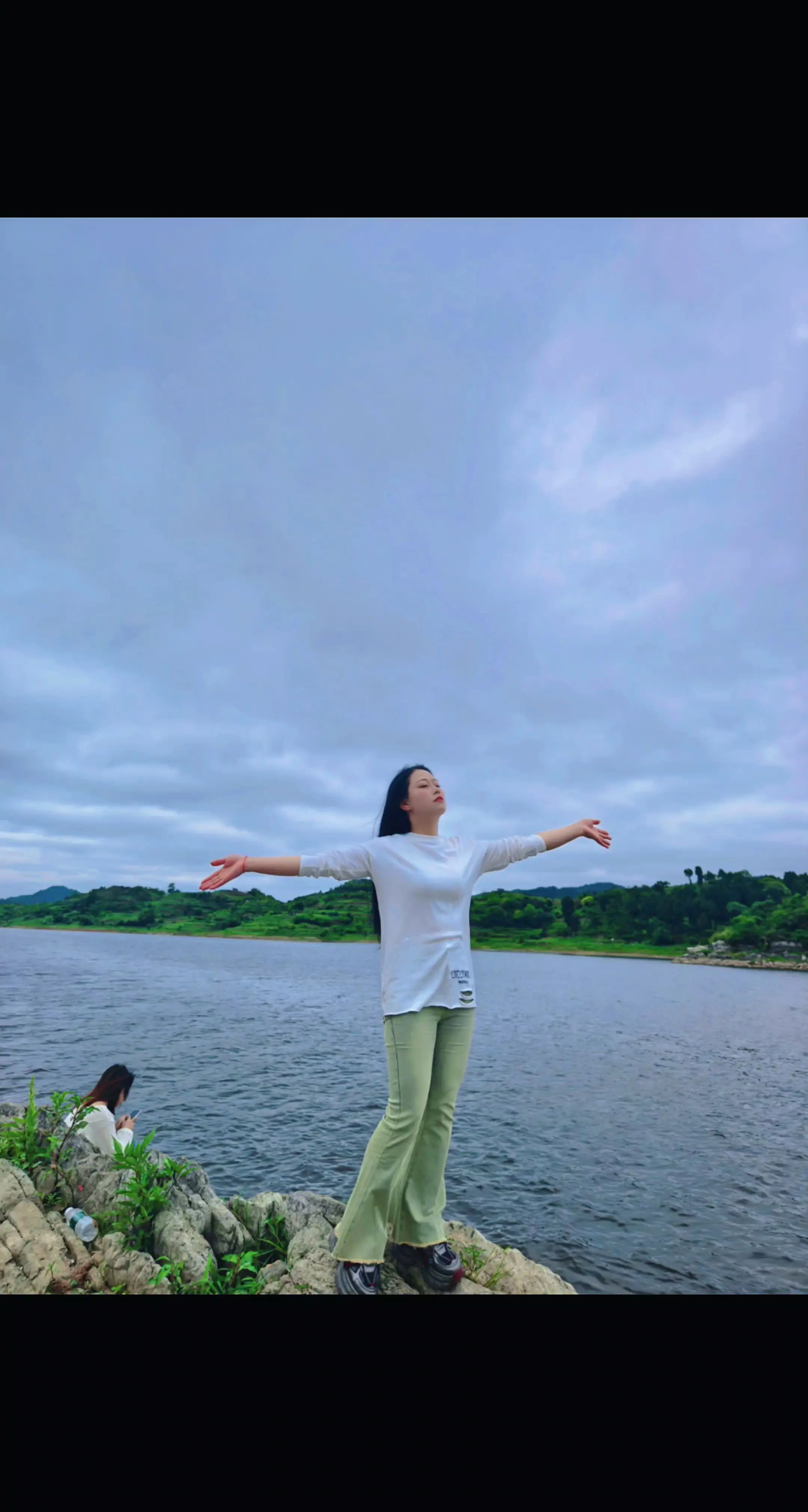 活在别人的眼里你永远不及格，总有人看你不顺眼，活成自己喜欢的样子都是满分100！